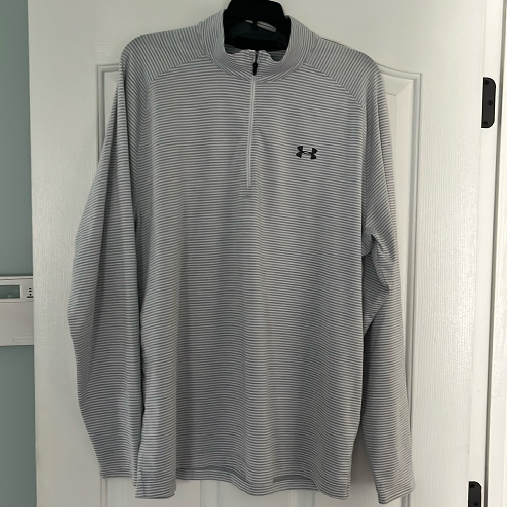 Under Armour lightweight pullover half zip size XL